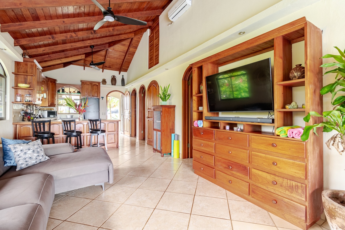 Heavenly Life Jungle House