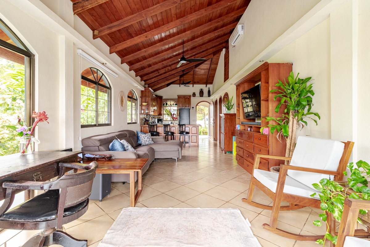 Heavenly Life Jungle House