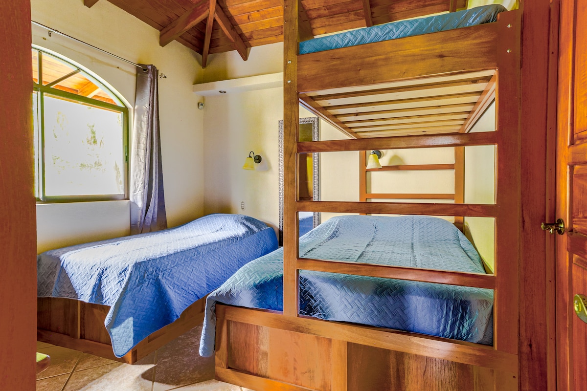 Heavenly Life Jungle House