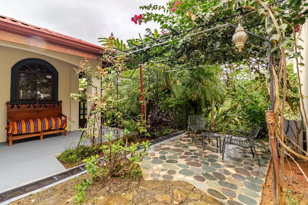 Heavenly Life Jungle House