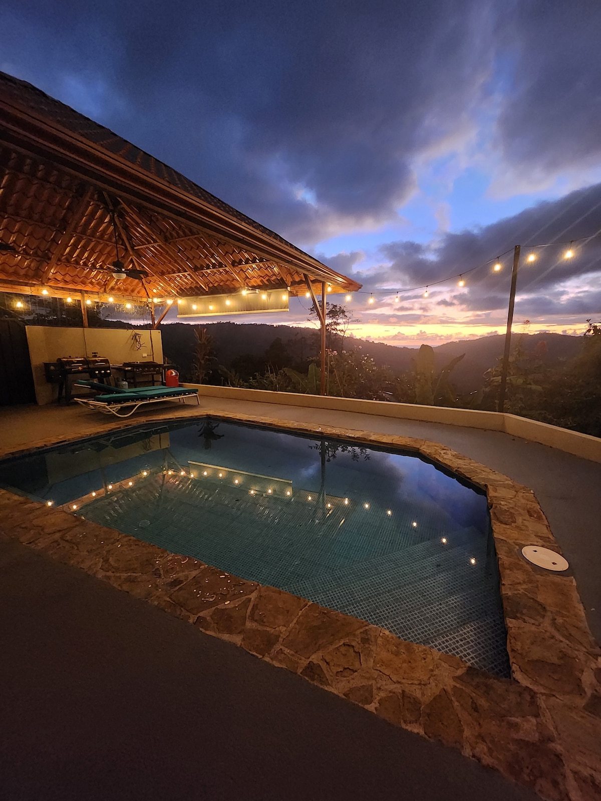 Heavenly Life Jungle House