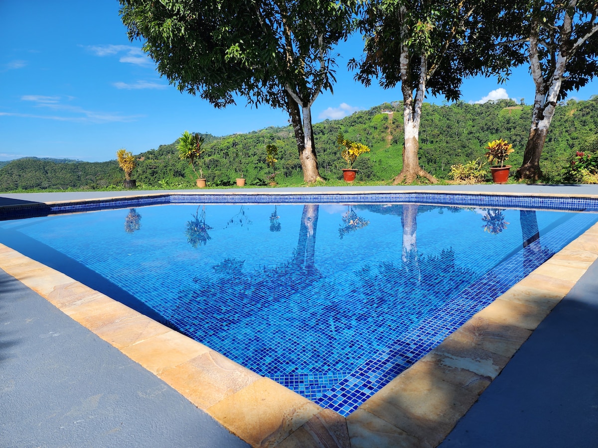 Lovely oasis overlooking the Jungle and sea